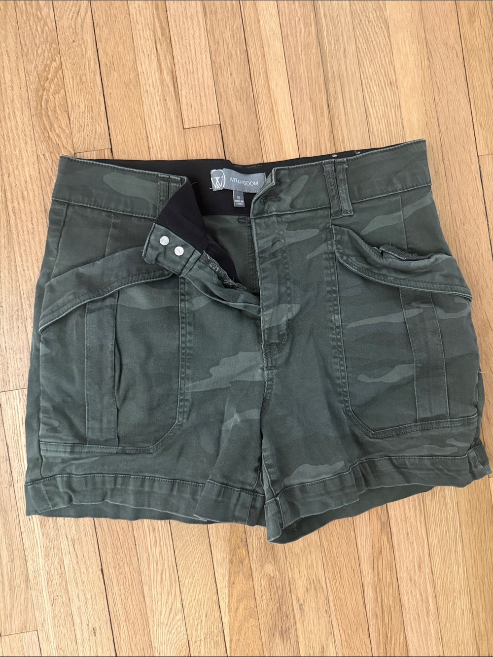 Wit & Wisdom Olive Green Camo Cargo Shorts